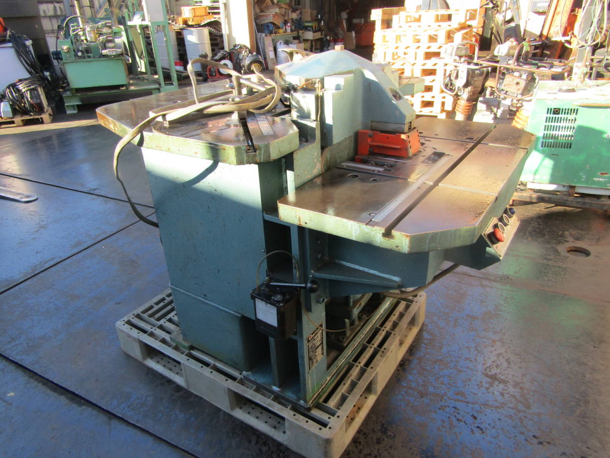 AMADA アマダ コーナーシャー CSWー220 ノッチング 3.2㎜ 1200KG AMADA アマダ コーナーシャー CSWー220 ノッチング 3.2㎜ 1200KG