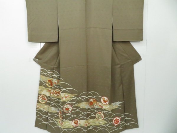 4881737: 色留袖 訪問着仕立て 金駒刺繍 丸に菊・巻物文 地紋入り 着物
