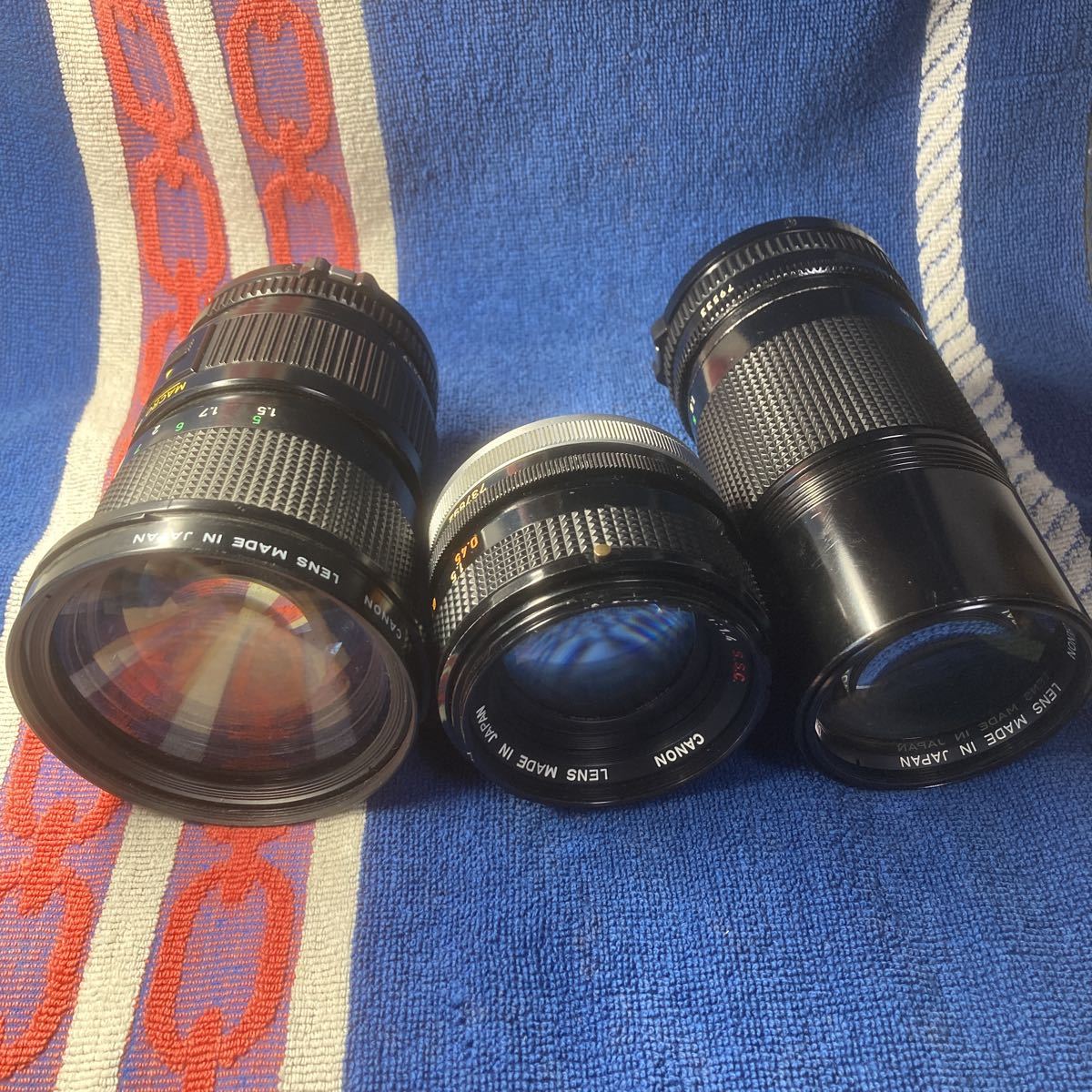 ★CANON A-1 ボディ２台+Canon FD 50mm F1.4 S.S.C. 他　レンズ３個セット 前後レンズキャップ他 付属品多数_画像5
