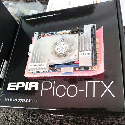 VIA ARTiGO A1000 EPIA Pico-ITX ベアボーン C7 1GHz