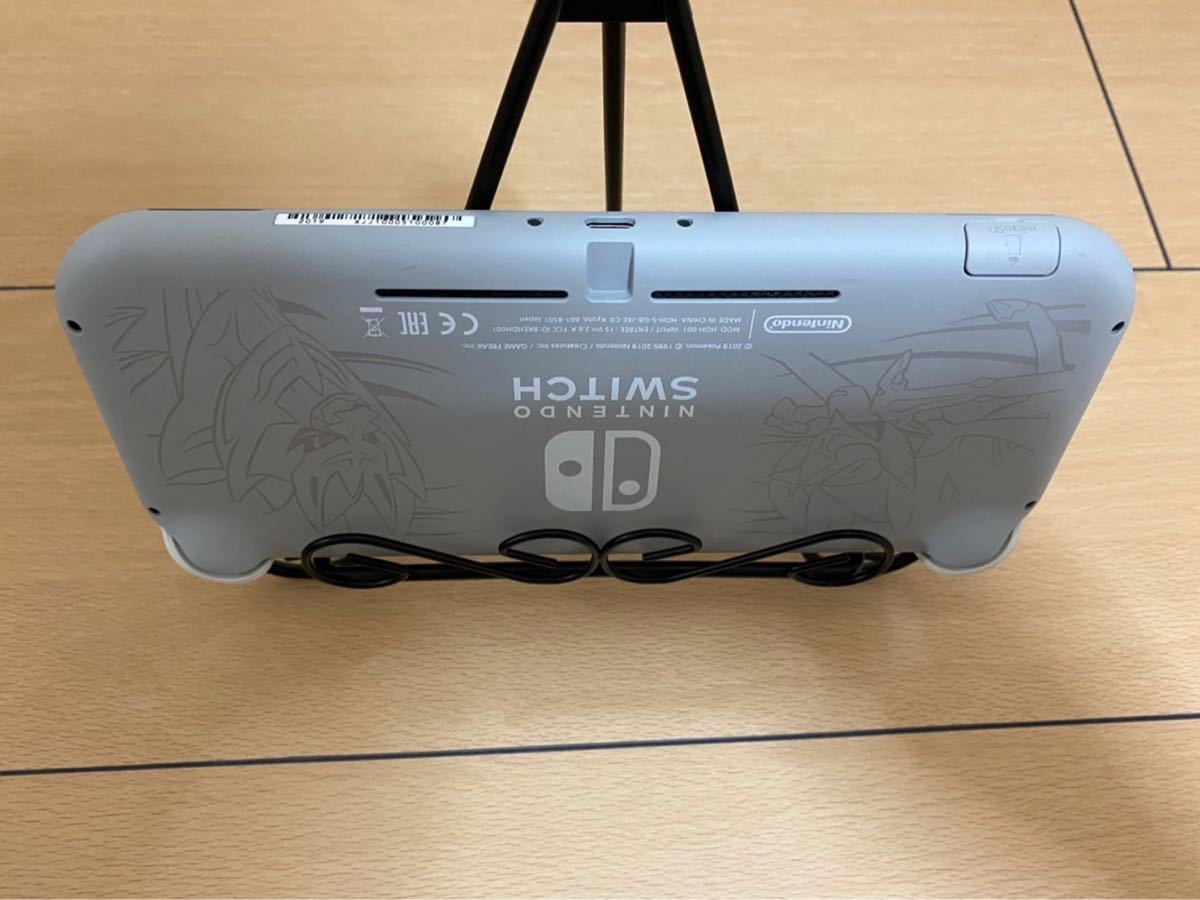 【美品】スイッチライト本体　ポケモン　ザシアン・ザマゼンタ　限定モデル(Nintendo Switch Lite)