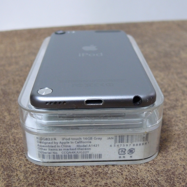 ☆Apple iPod touch 16GB シルバー ☆ wi-fi A1421　MGG82J/A☆初期化済☆ケース付き_画像4