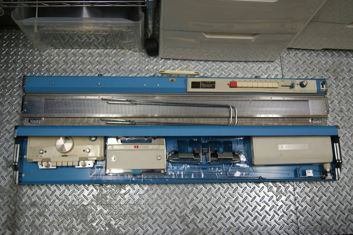 編み機、編機、ブラザー編機、ブラザー4.5㎜ボタン選針編み機KH-588