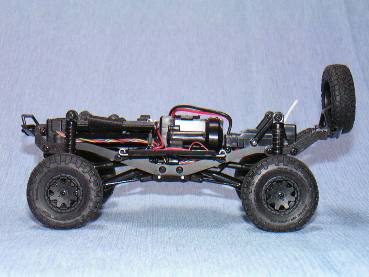 ミニッツ 4×4 ジープラングラー用 金属製変換ハブ+RGTタイヤ灰+ ミニッツ 4×4 ジープラングラー用 金属製変換ハブ+RGTタイヤ灰+
