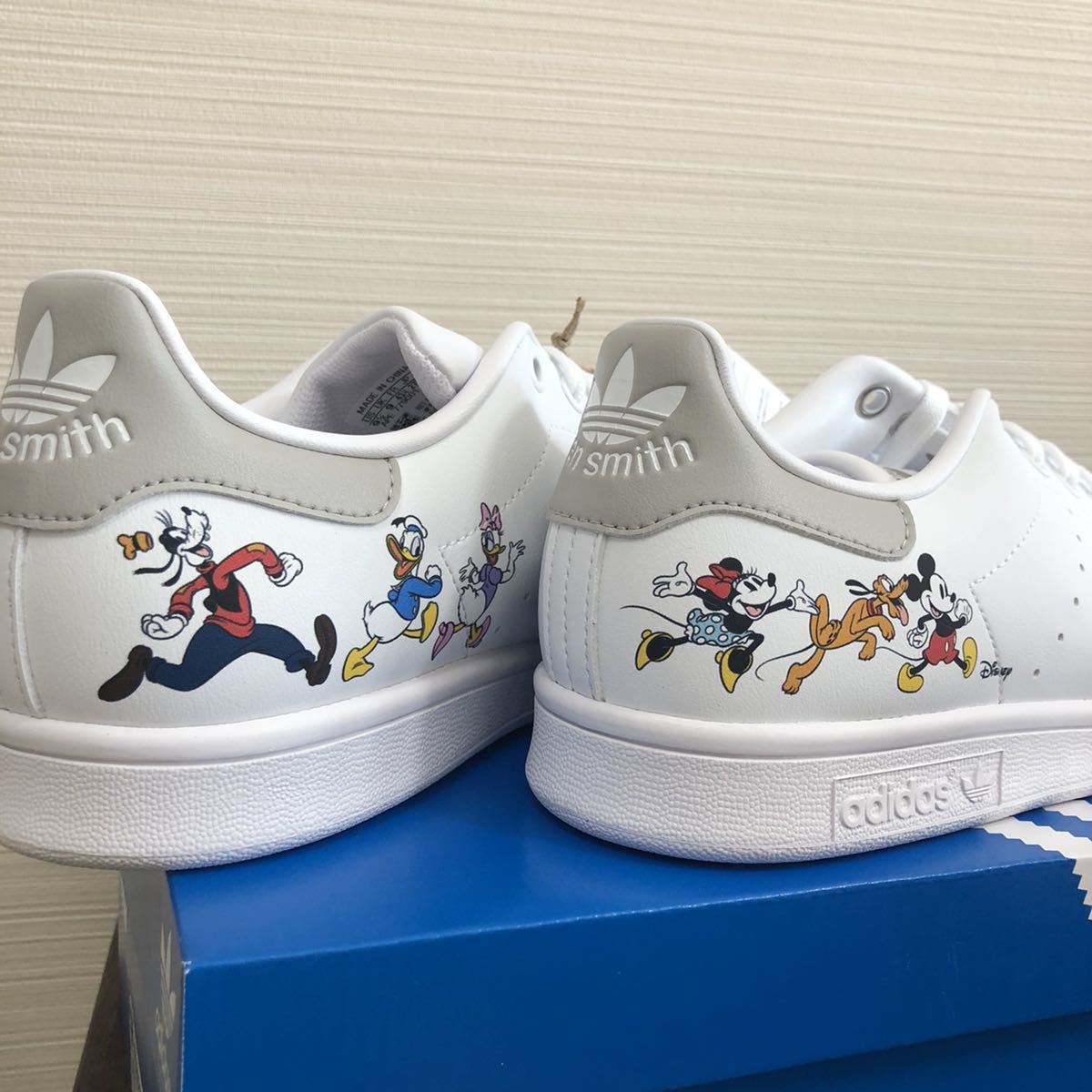 新品】スタンスミス GW9539 27 5cm ディズニー ミッキー adidas 新品】スタンスミス GW9539 27 5cm ディズニー ミッキー adidas