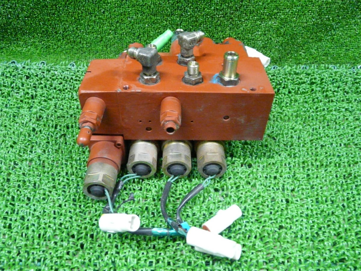 【石川】☆ヤンマー コンバイン コントローバルブ ソレノイドバルブ CA１８０　イセキ クボタ ミツビシ☆A(yù)-4