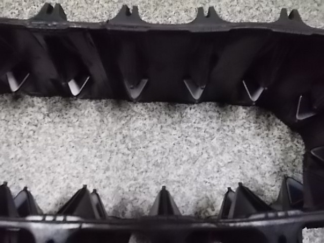 ヤマハ 除雪機 用 13-63×20 クローラー トラック 純正 部品 新品 ヤマハ 除雪機 用 13-63×20 クローラー トラック 純正 部品 新品