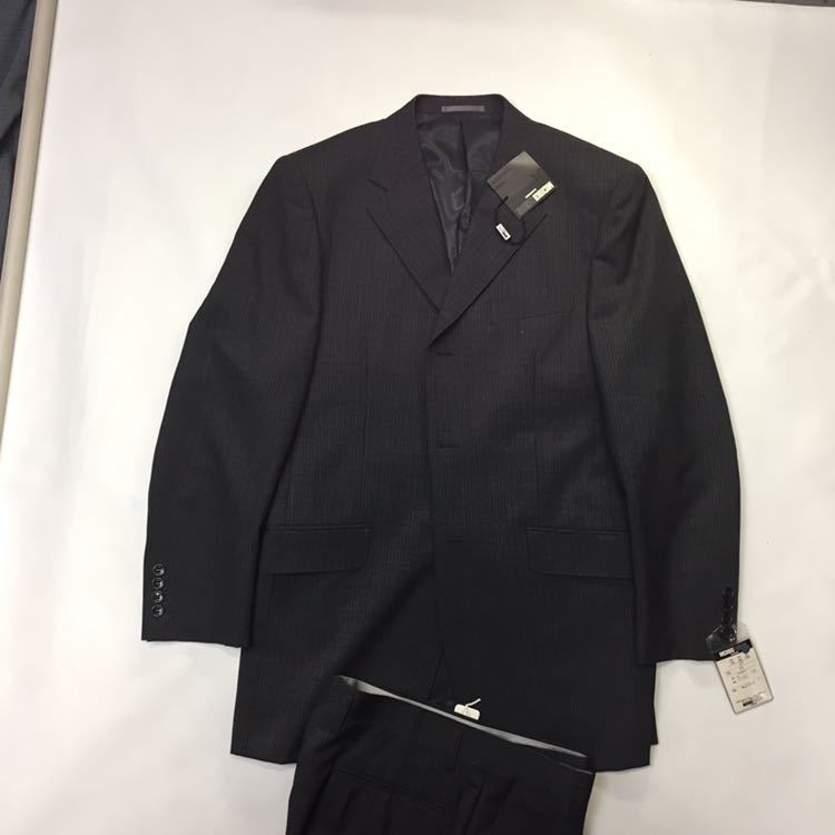 新品 タグ付き 激安 MICHIKOLONDON 3つボタンスーツ お台場 新品 タグ付き 激安 MICHIKOLONDON 3つボタンスーツ お台場