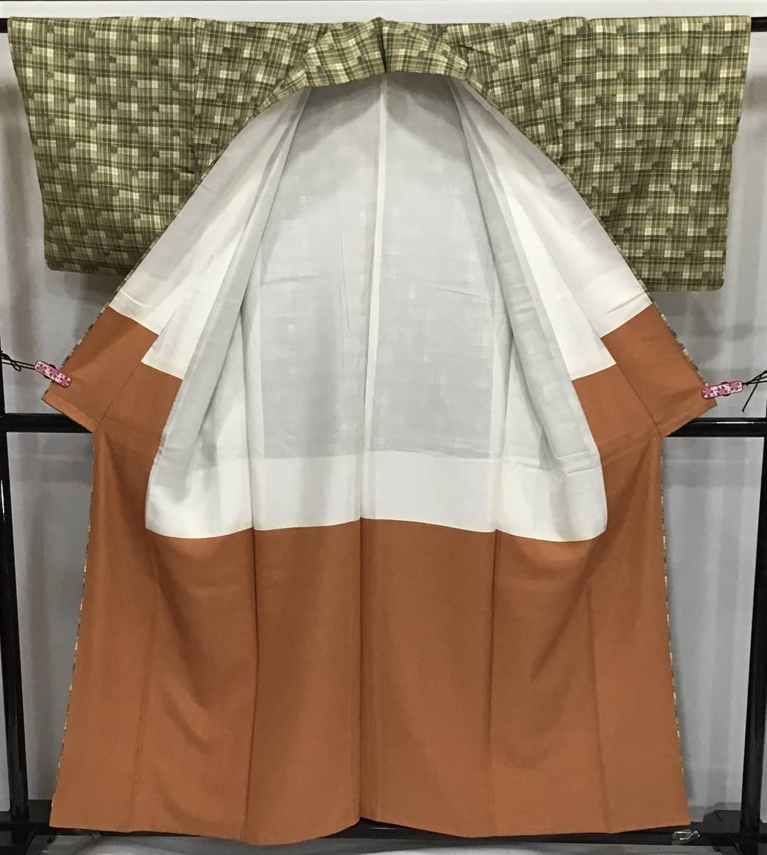 380 ベージュ 郡上紬 やわらかくしなやか 上質 袷 正絹 サイズ小さめ・お値打ち品です_画像10