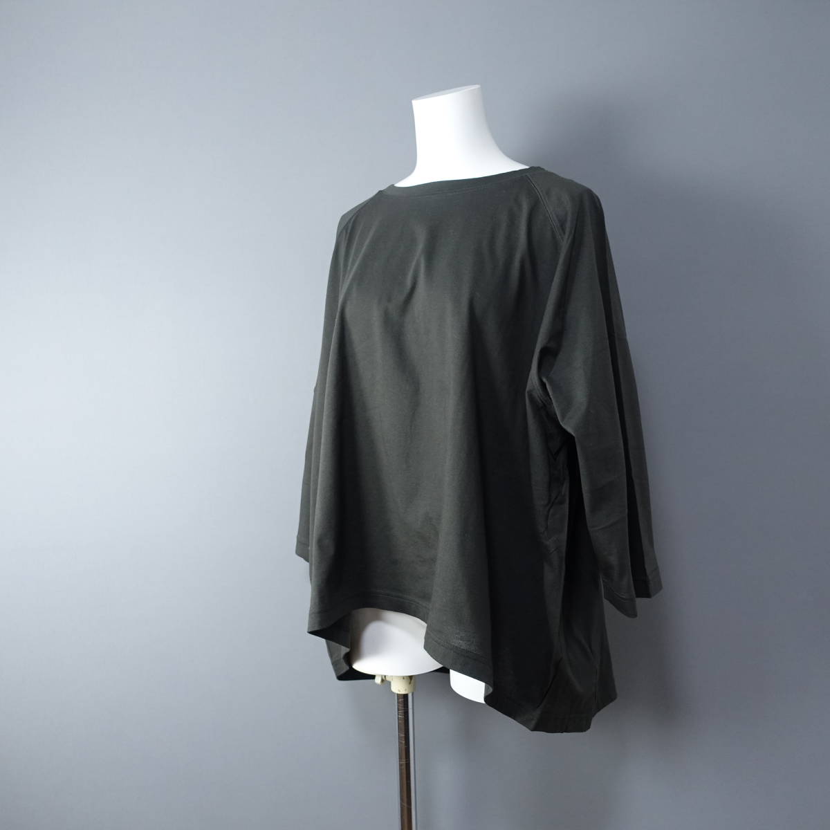  new goods unused *DIARIES/ dia Lee z/F/ regular price 5,900 jpy + tax / made in Japan / T-shirt cut and sewn / dark gray / lady's 