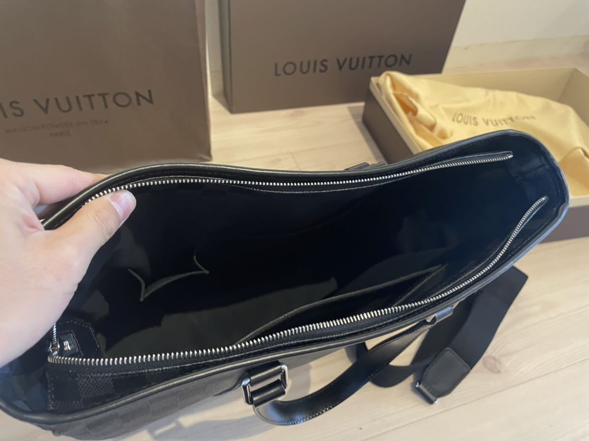 ルイヴィトン LOUIS VUITTON ダミエグラフィット タダオ product