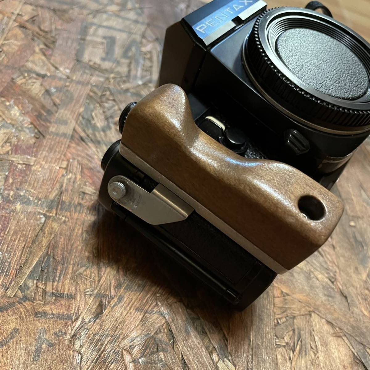 Yahoo!オークション - ワンオフ品 PENTAX LX用 グリップ Yahoo!オークション - ワンオフ品 PENTAX LX用 グリップ