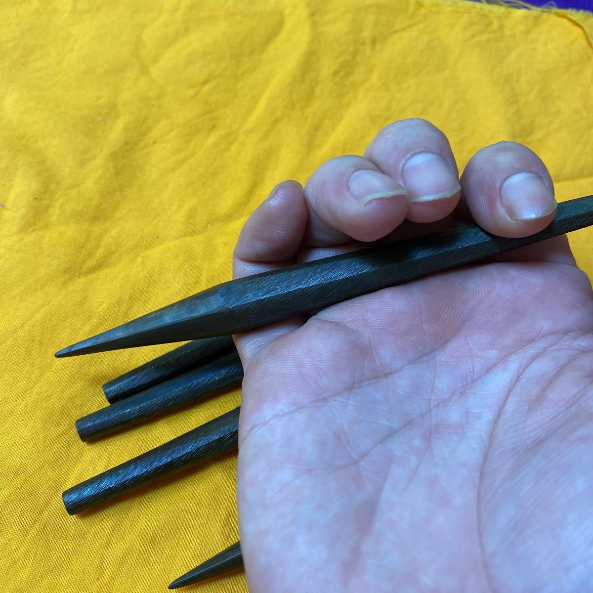 年始奉仕出品 鍛造焼入 鍛治職人作 稽古用 鑢目仕上 紡錘総八角 年始奉仕出品 鍛造焼入 鍛治職人作 稽古用 鑢目仕上 紡錘総八角