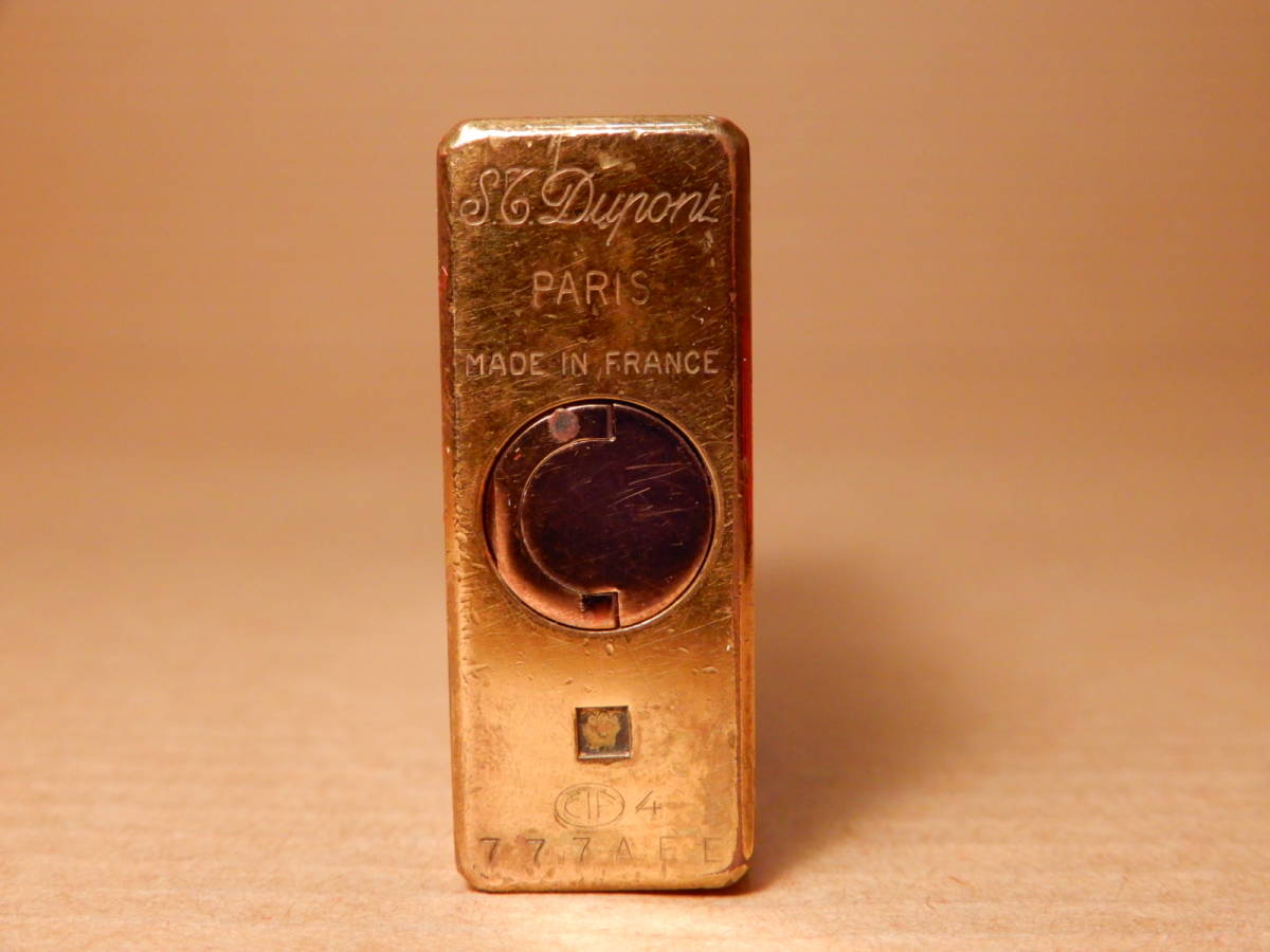 ４）ライター デュポン S.T.Dupont ガスライター 箱付き ２点 黒色 金色 ゴールド　_画像2