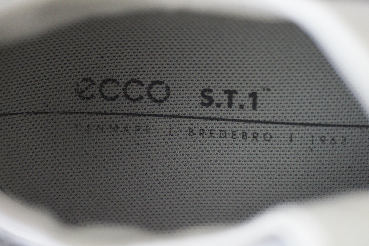 ほぼ 現行モデル エコー ECCO ジップフレックス レザー コンビ スニーカー 24cm 38 レディース 靴 シューズ 白  ホワイト(24.0cm)｜売買されたオークション情報、yahooの商品情報をアーカイブ公開 - オークファン（aucfan.com）