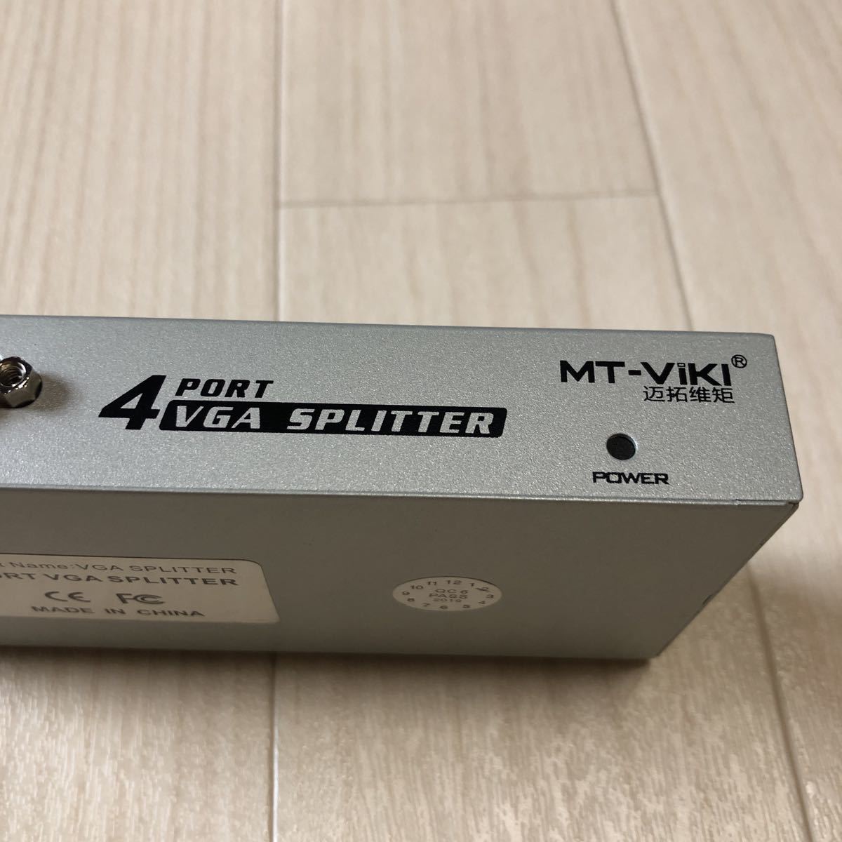 ジャンク品/VGA分配器 ディスプレイスプリッタ/1入力4出力 帯域幅150MHz(VGA-1in4out)