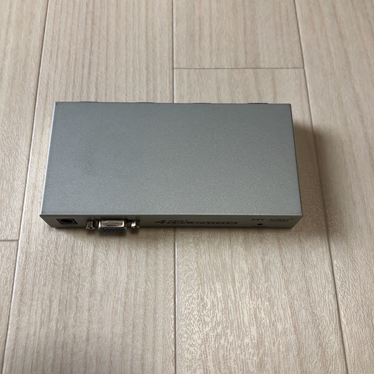 ジャンク品/VGA分配器 ディスプレイスプリッタ/1入力4出力 帯域幅150MHz(VGA-1in4out)