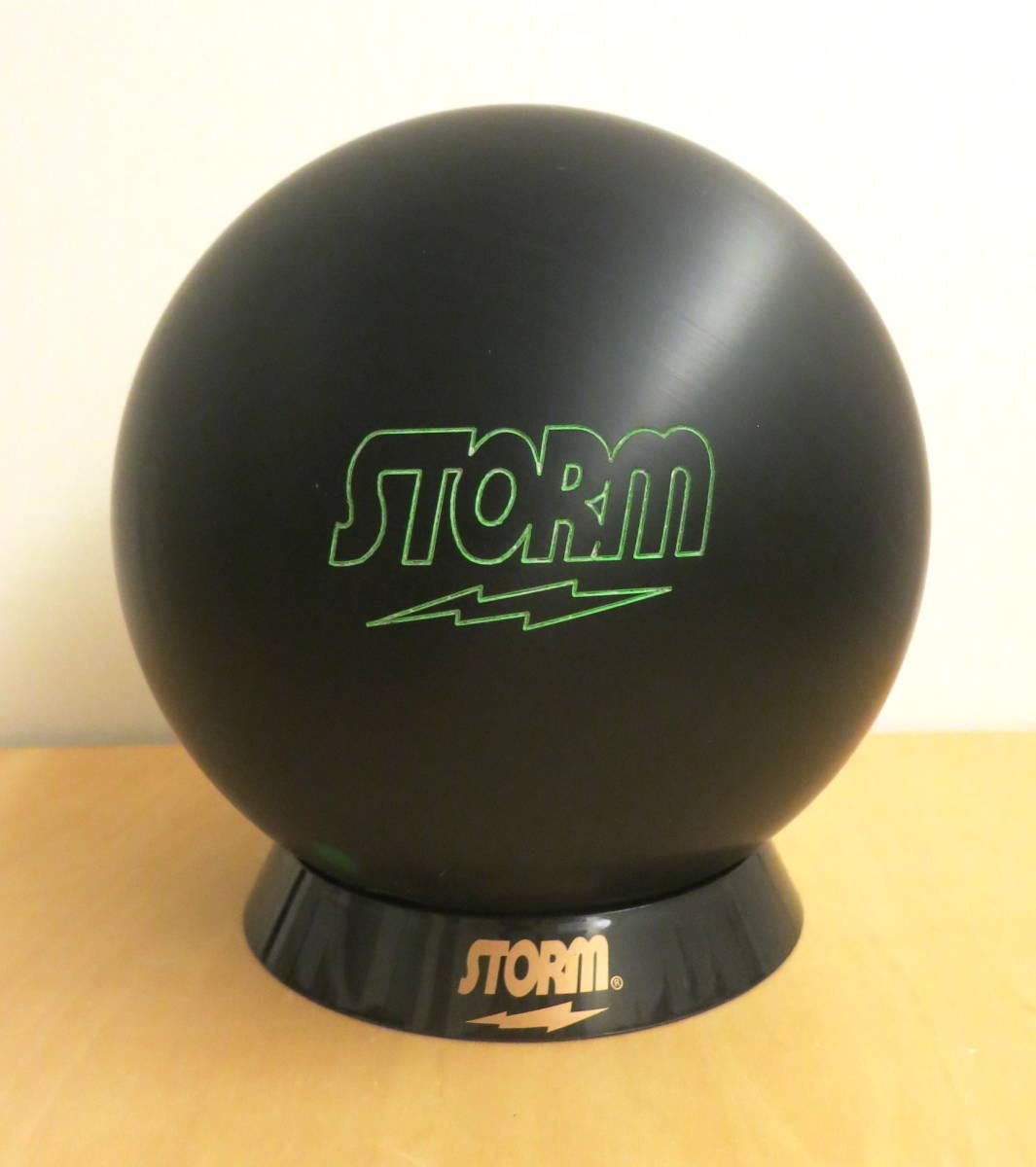 箱付き】STORM Pitch Black ピッチブラック 15p ボウリング 箱付き】STORM Pitch Black ピッチブラック 15p ボウリング