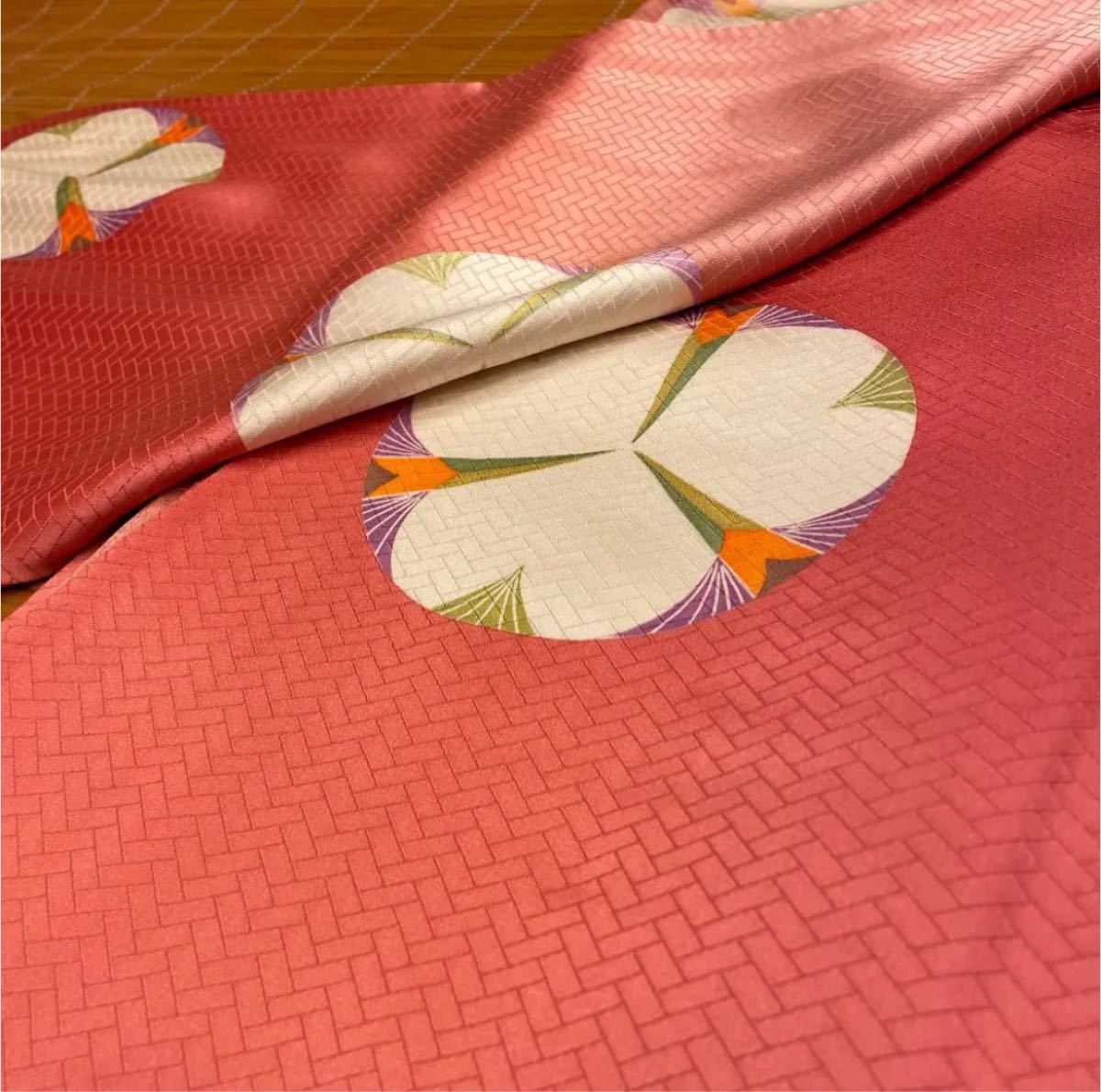 【USED】小紋　ピンク色ぼかし　花模様　仕立て上がり　正絹 Yahoo!フリマ（旧） 5