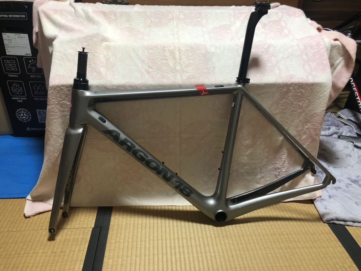 送料無料 ARGON18 GALLIUM アルゴン18 ガリウム カーボン ロードバイク 送料無料 ARGON18 GALLIUM アルゴン18 ガリウム カーボン ロードバイク