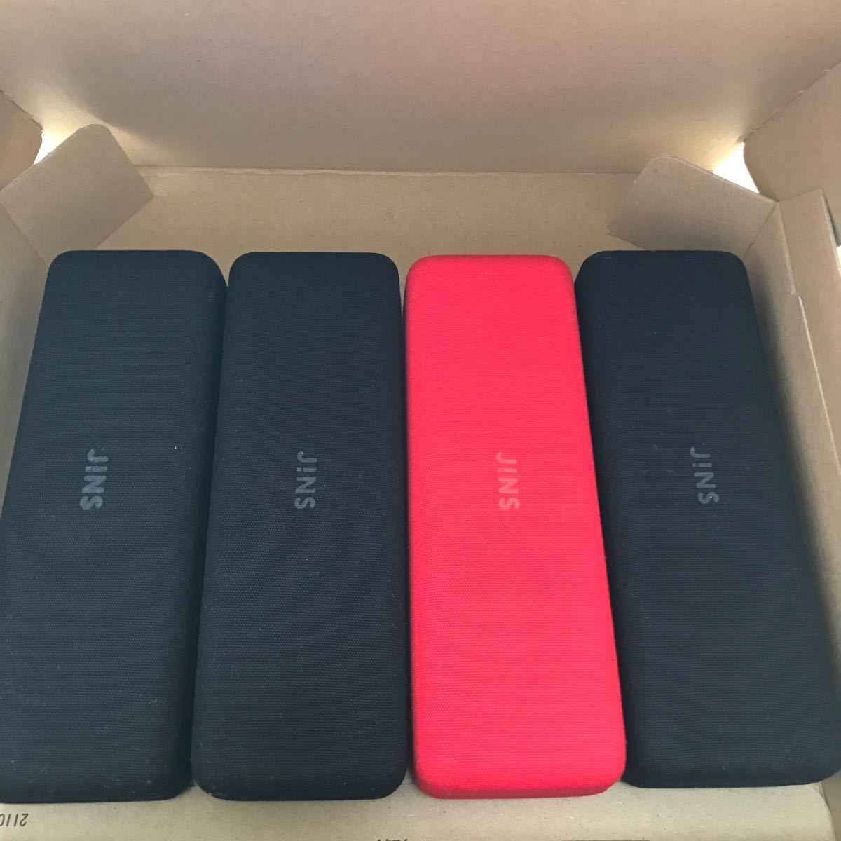 Paypayフリマ Jins 眼鏡ケース メガネ拭き 4個セット ジンズ メガネケース Paypayフリマ Jins 眼鏡ケース メガネ拭き 4個セット ジンズ メガネケース