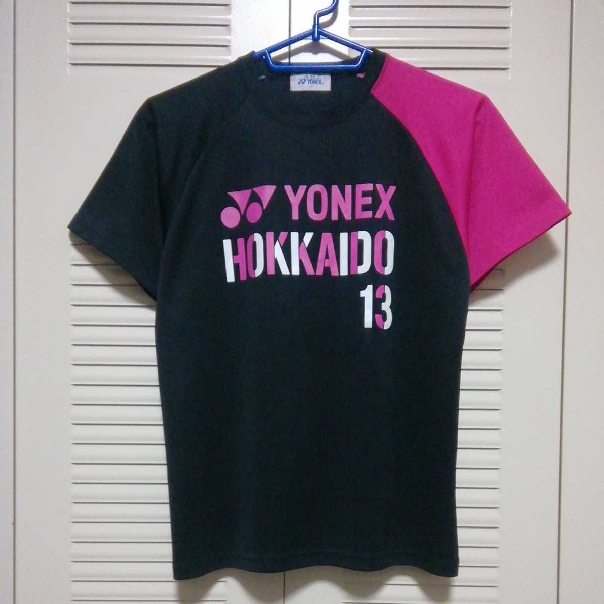 YONEX ヨネックス 半袖 Tシャツ Sサイズ 黒 ピンクなど 文字 ロゴ入り 【SALE】