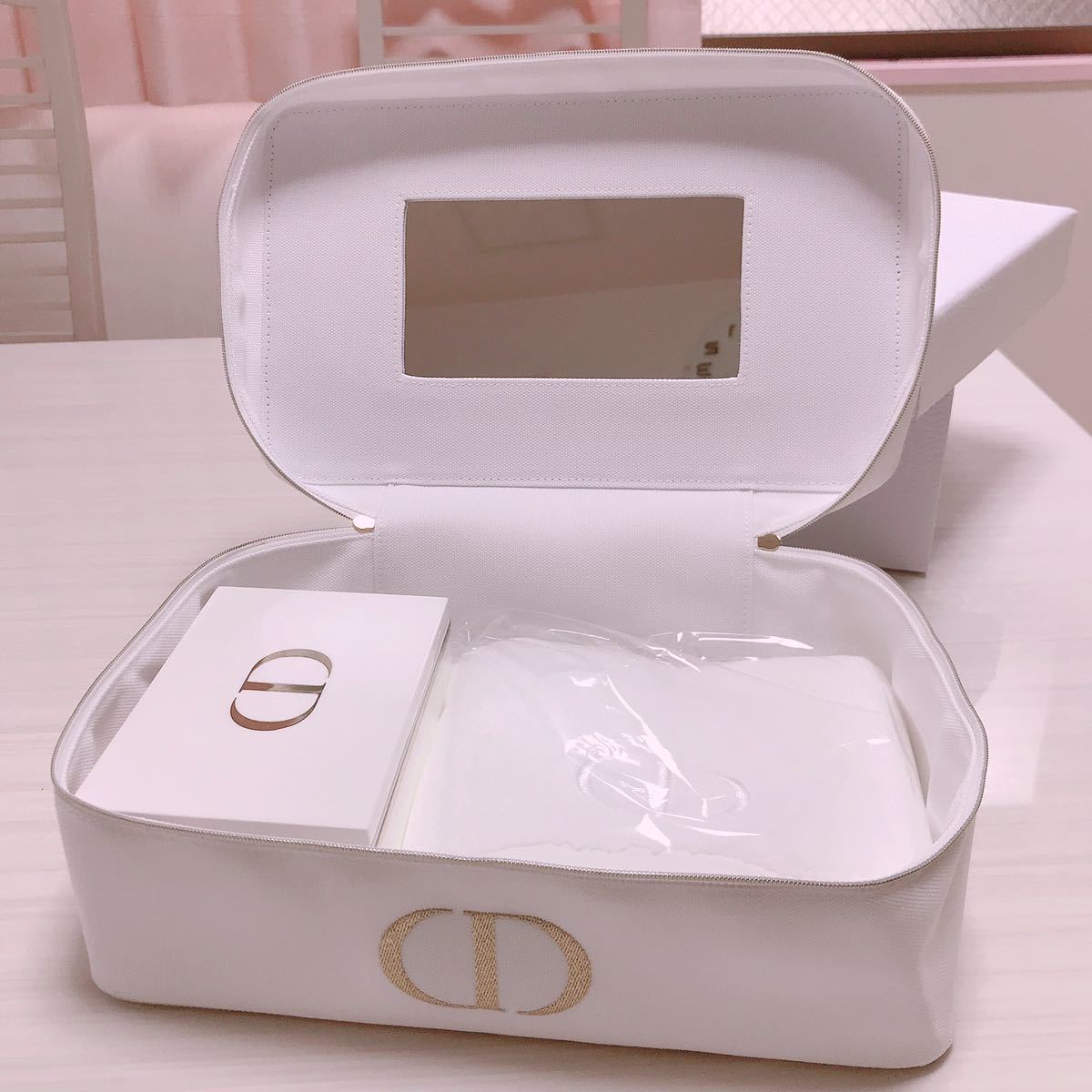【Dior】ディオール スペシャル ノベルティ バニティ ポーチ ケース コットンケース タオル お得意様限定 非売品 レア商品
