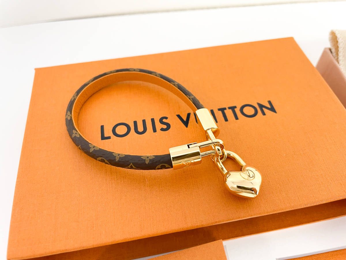 Shop Louis Vuitton MONOGRAM Crazy in lock bracelet (M6451E, M6451F