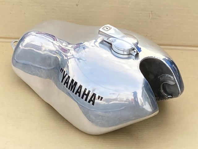 Yahoo!オークション - SR400用 KITACO アルミタンク ビッグ Yahoo!オークション - SR400用 KITACO アルミタンク ビッグ