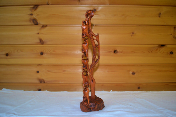 桃運び猿 一本彫りのサル 置物 インテリア 彫刻 木製 【d22-1】