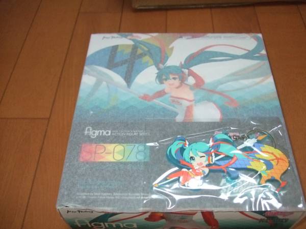 figma Racing Miku 2016橡膠鑰匙鏈 <Br> figma レーシングミク　2016　ラバーキーチェーン付き