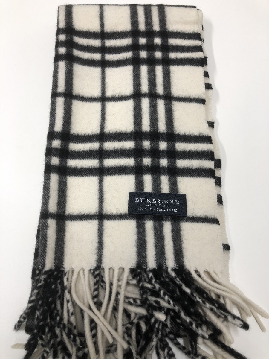 バーバリー BURBERRY LONDON マフラー 100% カシミヤ CASHMERE レディース 130cm x 31cm ホワイト 白 x 黒 ブラック 可愛い USED 中古_画像1