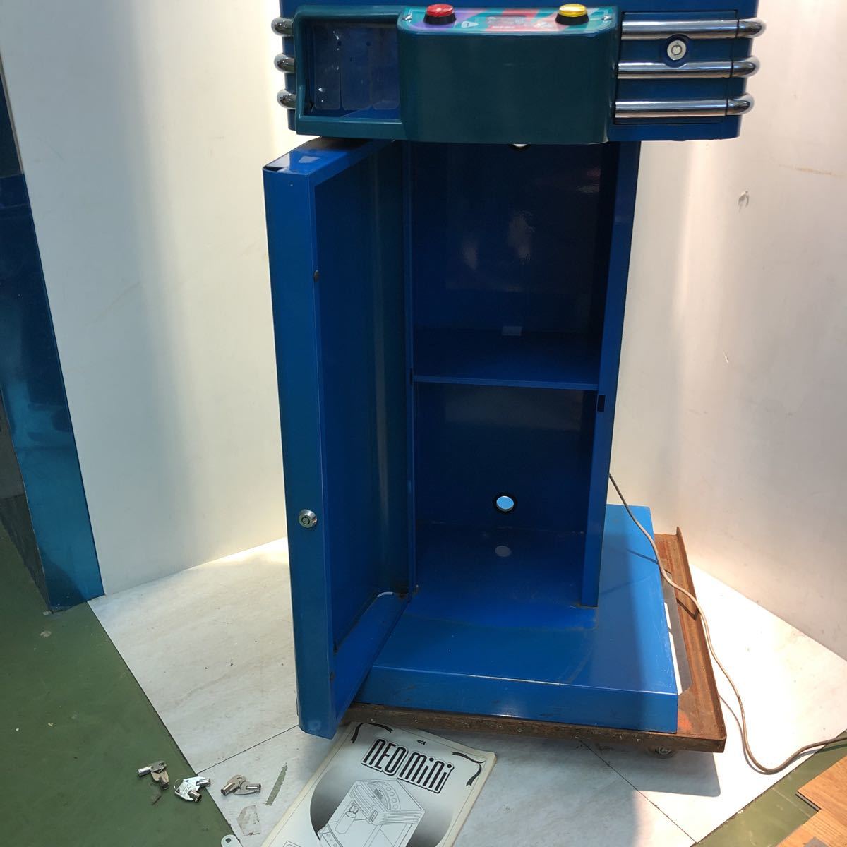 通電動作確認済 SNK NEO mini ネオミニ NM00-1 鍵付き 土台付き 通電動作確認済 SNK NEO mini ネオミニ NM00-1 鍵付き 土台付き