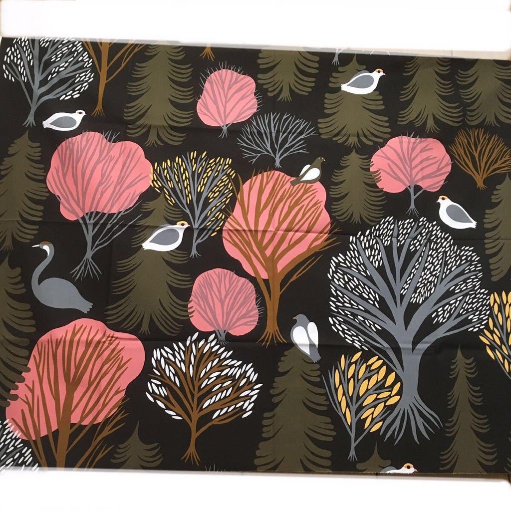 新品●marimekko 50㎝×72cm コルピkorpi コットン生地　鳩 鳥 森　マリメッコ　リピート_画像8