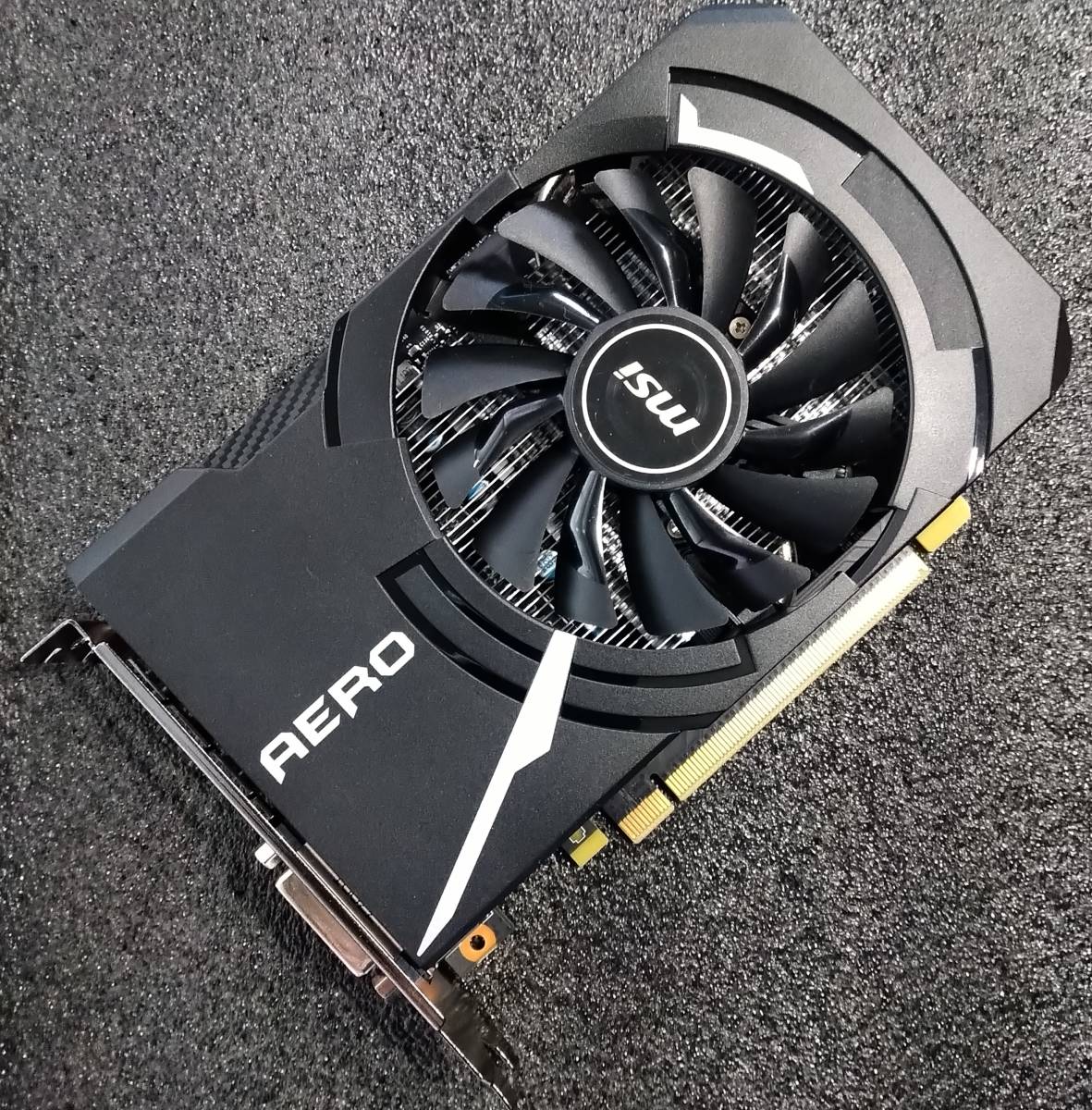 パーティを彩るご馳走や 【中古】GIGABYTE GeForce GTX 1060 AERO ITX