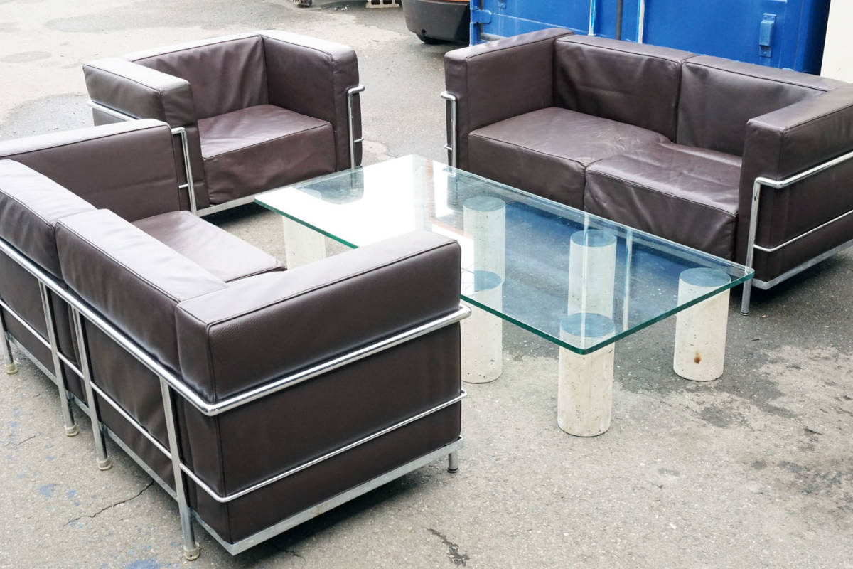 V sofa 3 point & strengthen glass table set store office lounge suite used Manufacturers unknown direct pickup only [VG999]