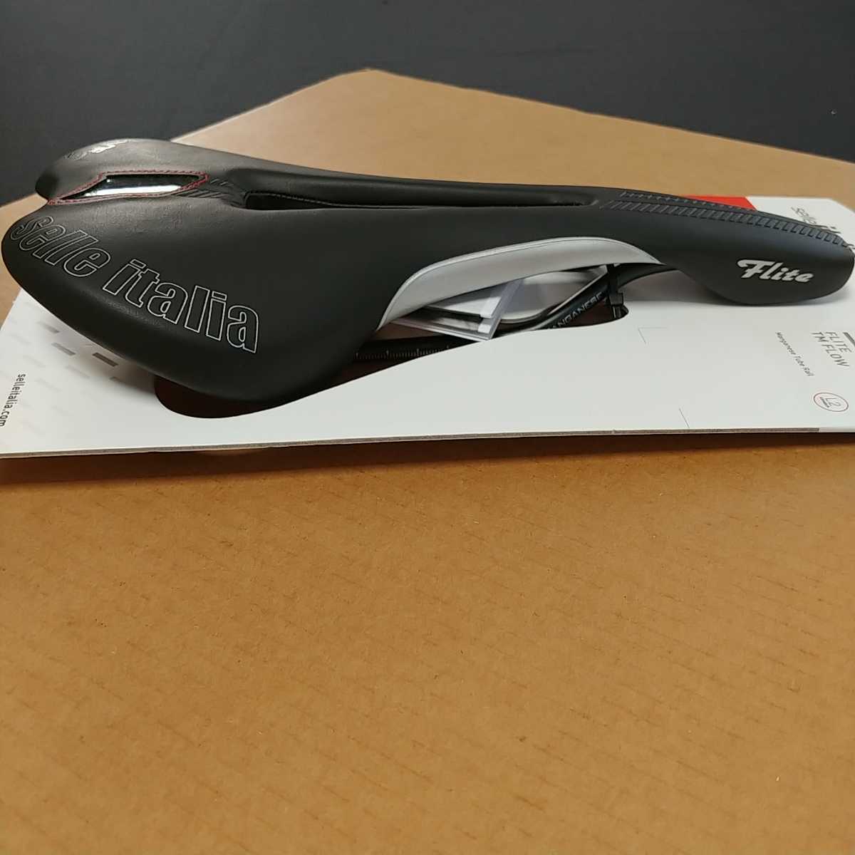 Yahoo!オークション - 新品! selle italia FLITE TM FLO