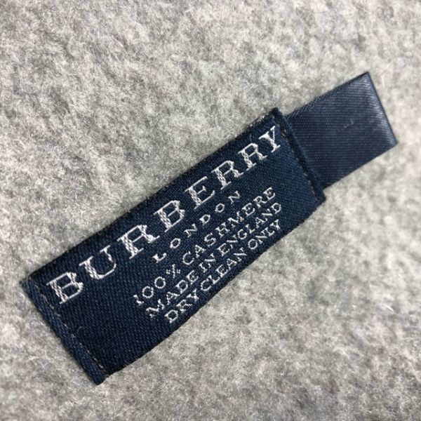 BURBERRY◆シンプルグレーのカシミヤ100%マフラー◆バーバリー　MADE IN ENGLAND イギリス製　シミ有　ジャンク扱い_画像4