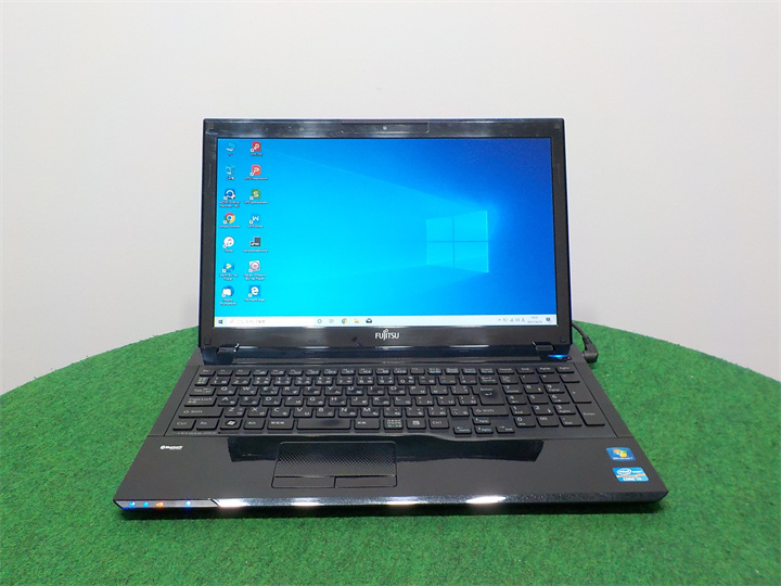 カメラ/中古/15.6型/ノートPC/Win10/新品SSD256GB/4GB/2世代i3/FMV AH45/H 新品無線マウス 無線WIFI/テンキー/HDMI office搭載動作良品