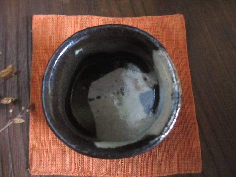 酒器 ぐい呑み ☆ 浜田純理 (陶号・露人) 黒織部 窯変 ぐい呑 ( 酒器 ぐい呑み ☆ 浜田純理 (陶号・露人) 黒織部 窯変 ぐい呑 (