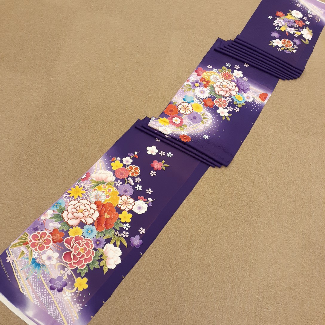 011904　正絹　紫色　花柄　古典柄　疋田　シルク350cm　はぎれ　ハギレ　リメイク　ハンドメイド