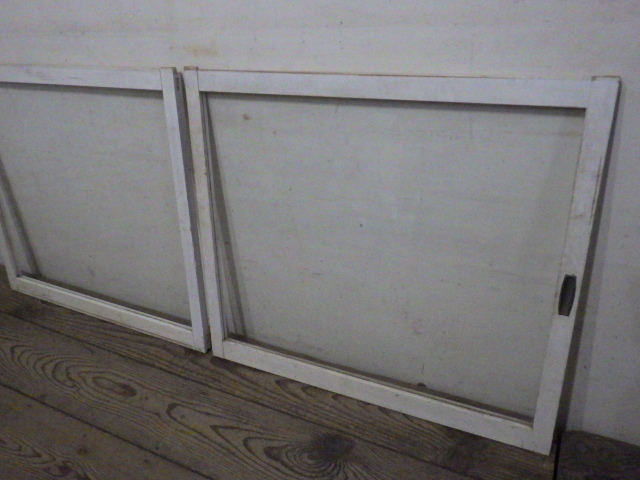 taZ0985*[H69cm×W78cm]×2 sheets * pretty white paint. car Be . old tree frame glass door * old fittings sliding door sash Cafe marks lie retro Vintage K.1