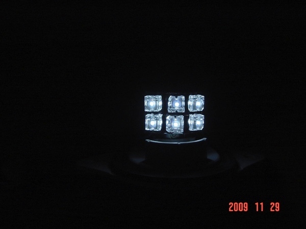 LEDナンバー灯球 6070タイプ専用 グランドプロフィア クオン コンドル 高輝度LED 3.000mcd 6発使用 24V用 送料無料（定形外郵便）_点灯イメージ。