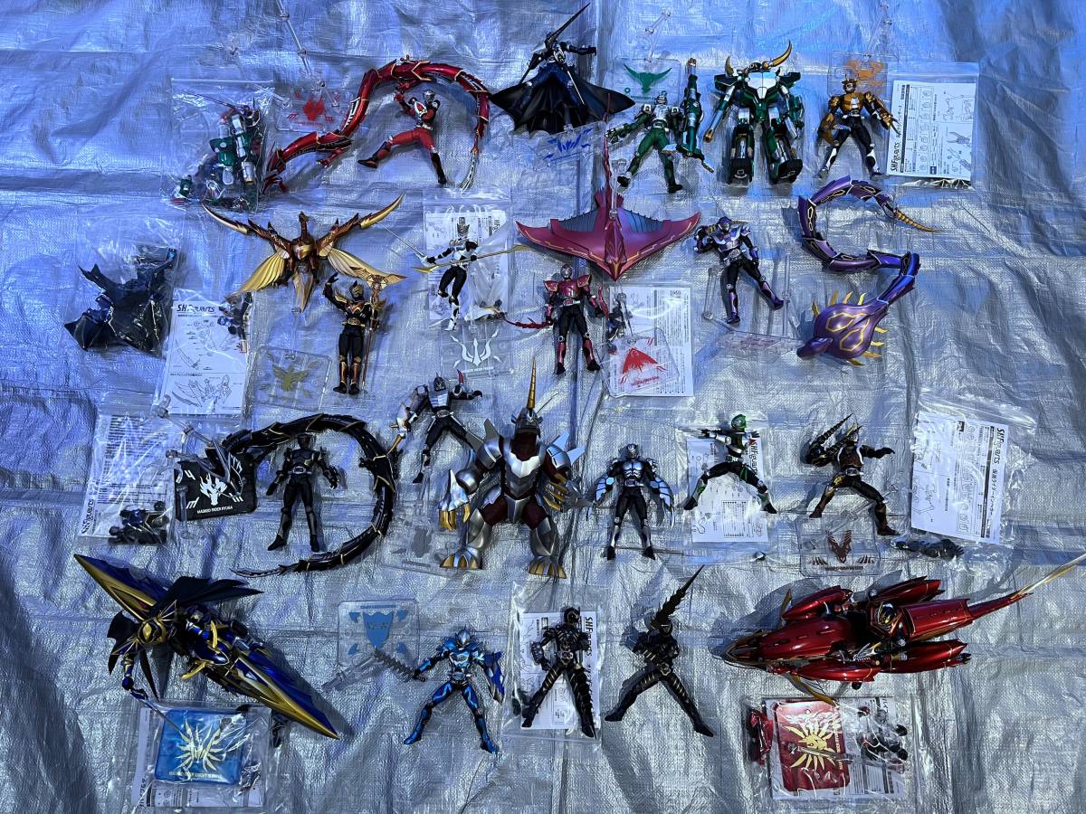 S.H.Figuarts 仮面ライダー龍騎 ほぼ全ライダーセット ナイト、ゾルダ
