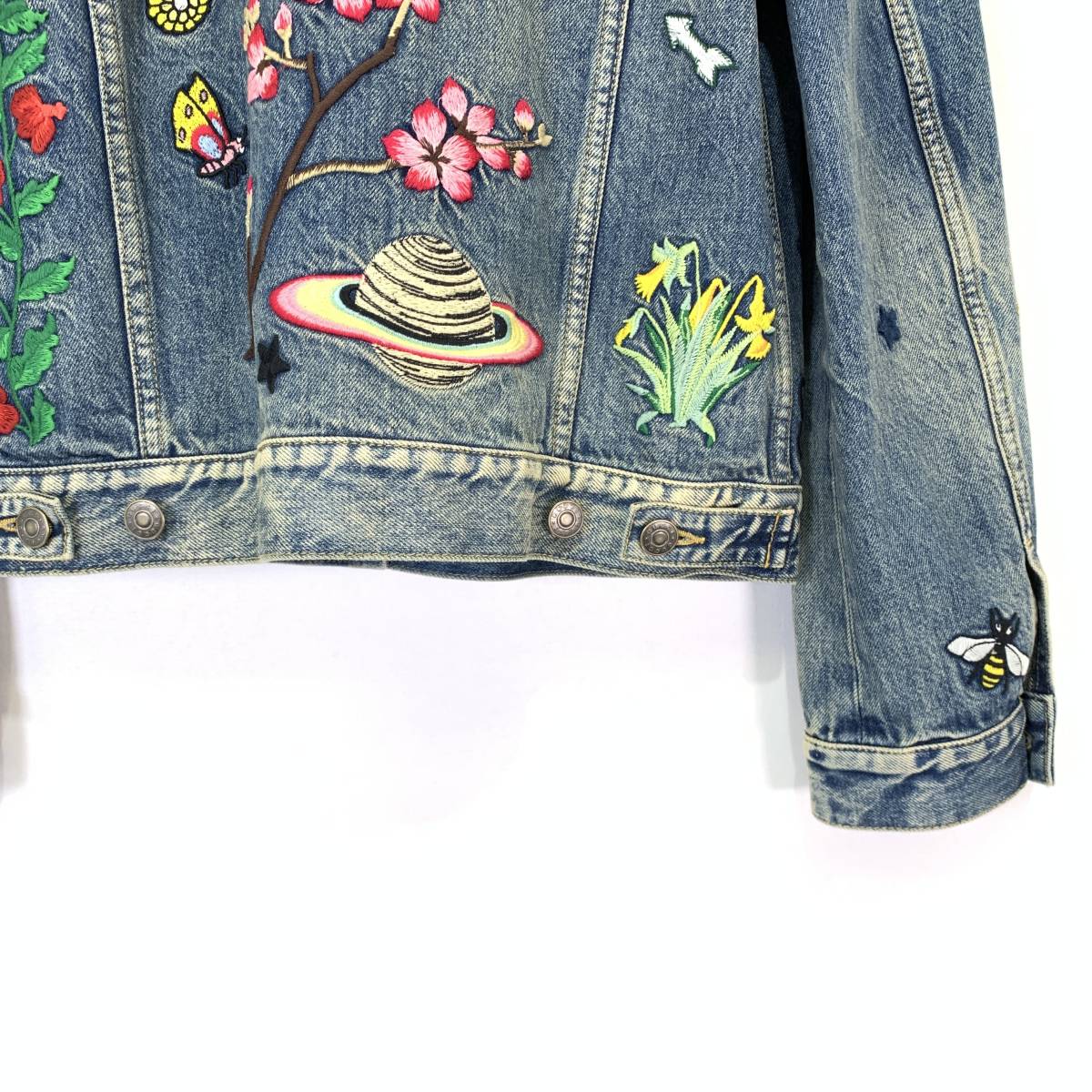 Yahoo!オークション - GUCCI グッチ フラワー ビー 刺繍 デニム Yahoo!オークション - GUCCI グッチ フラワー ビー 刺繍 デニム