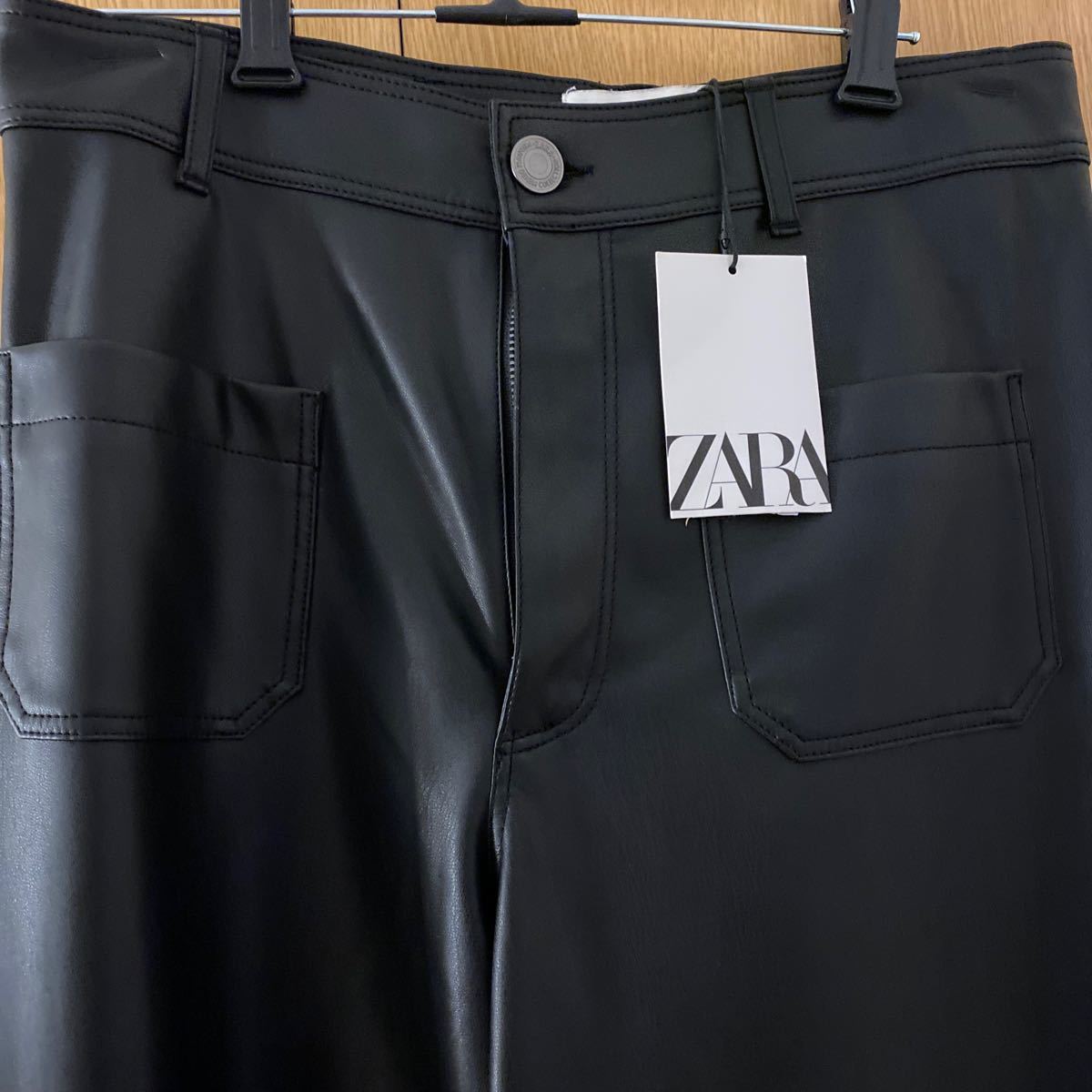 ZARAフェイクレザーワイドパンツ|Yahoo!フリマ(旧PayPayフリマ) ZARAフェイクレザーワイドパンツ|Yahoo!フリマ(旧PayPayフリマ)