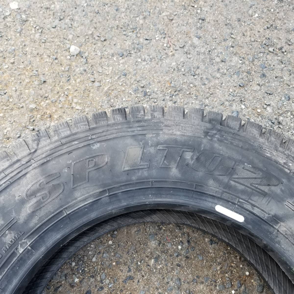 ★送料無料★ 【中古】スズキ ジムニー 等 1本のみ 185/85R16 111/109L ダンロップ LT SP LT02 スペア 背面タイヤ _画像3