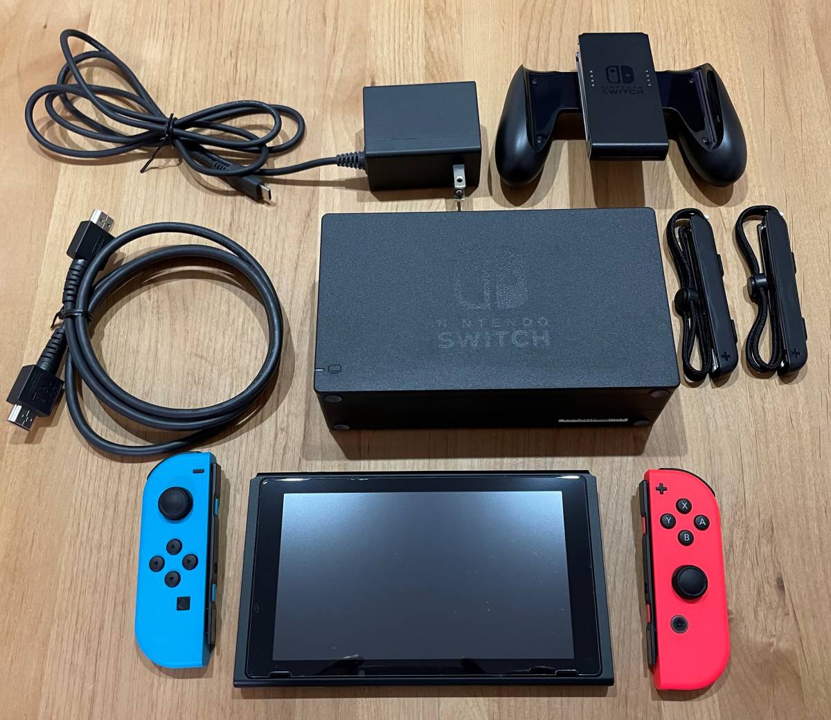 Nintendo Switch ニンテンドースイッチ 新モデル　ネオンブルー・ネオンレッド 中古