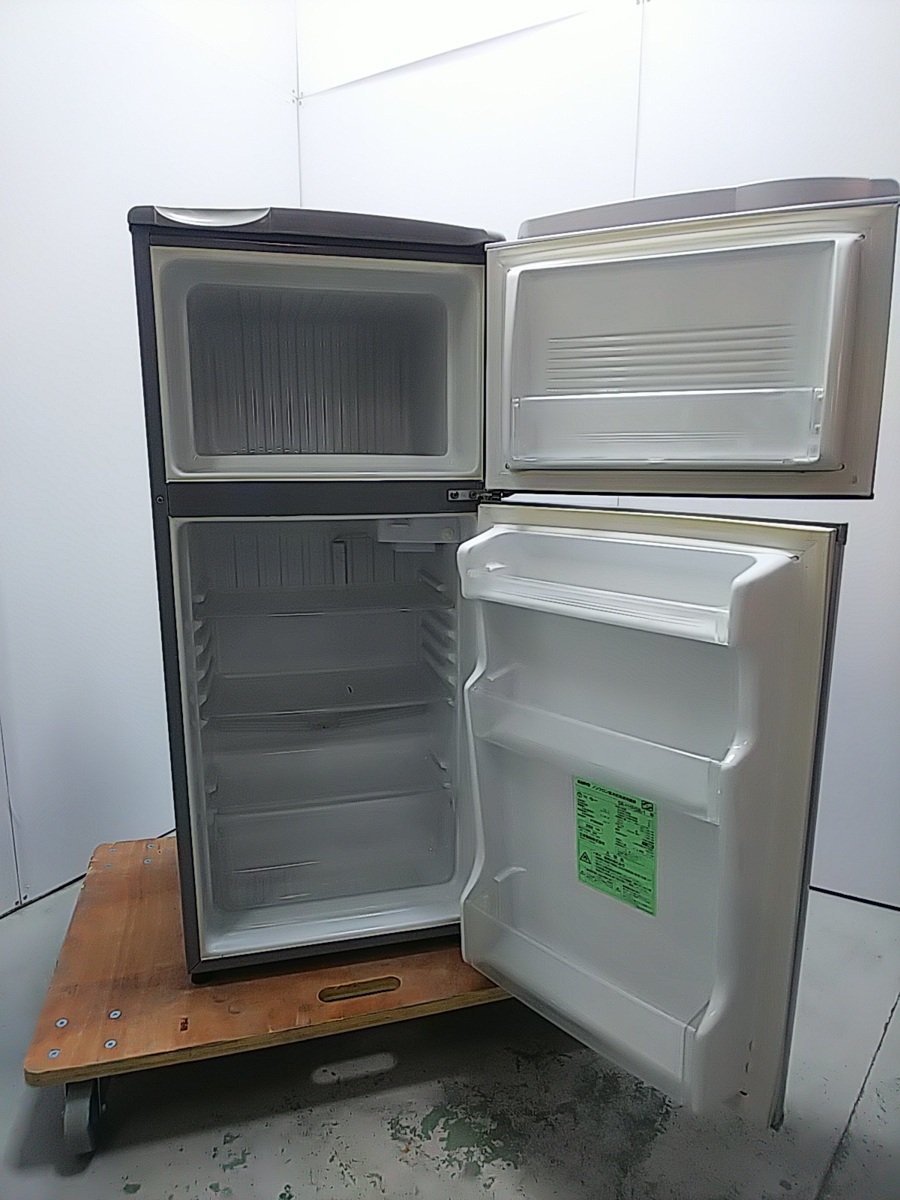1円～冷蔵庫 SANYO SR-111P (SB)-1 ノンフロン直冷式冷凍冷蔵庫 ☆領収書発行可能☆_画像3