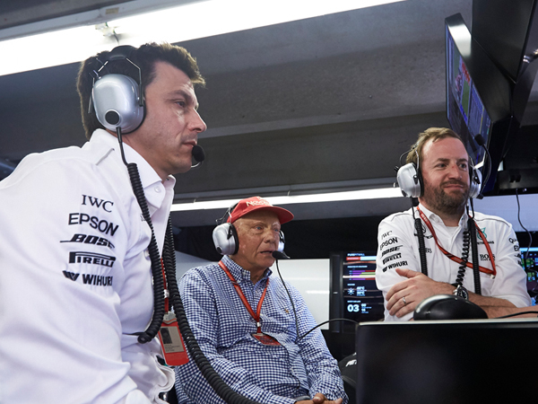 Yahoo!オークション - 【非売品】 メルセデスAMG F1 支給品 上層 Yahoo!オークション - 【非売品】 メルセデスAMG F1 支給品 上層